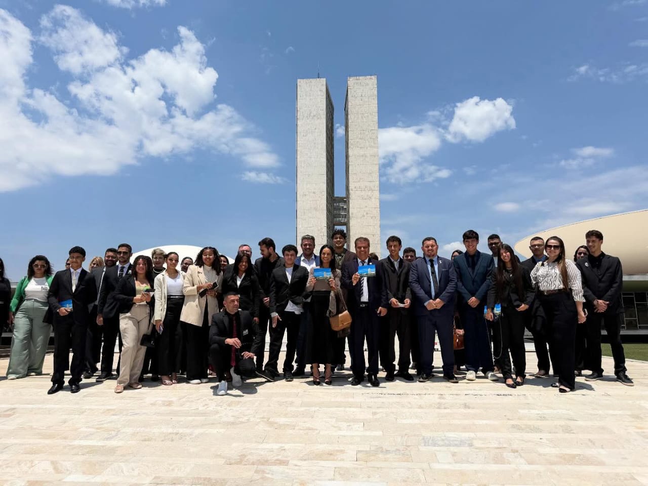 Delegados do Projeto “Câmara Vai à Escola” visitam Brasília 