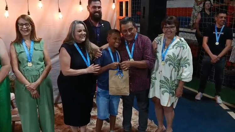 Rotary homenageia os melhores estudantes de 2025 em Aparecida do Taboado