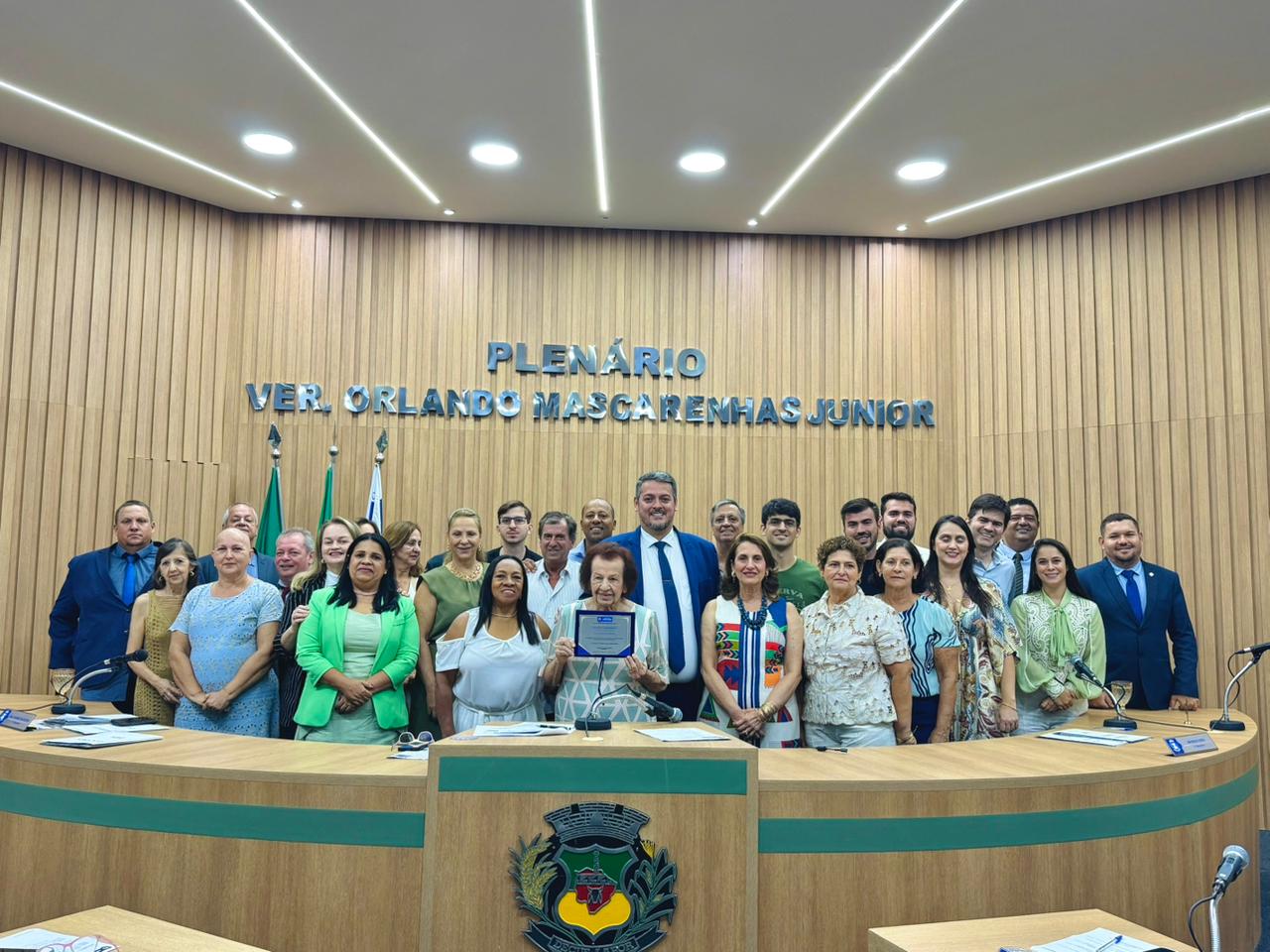 No dia do aniversário, dona Adélia Samara recebe Moção de Congratulações