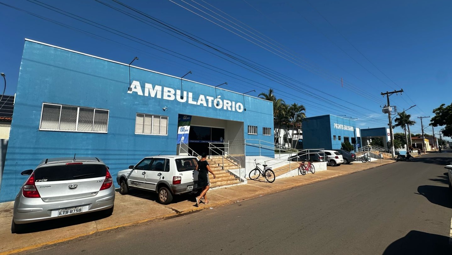 Jovem recebe alta mesmo com dores, vai a outra cidade, descobre apendicite e é operada 